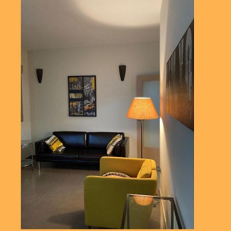 Stunning 2-Bed Apartment In Pego Luaran gambar