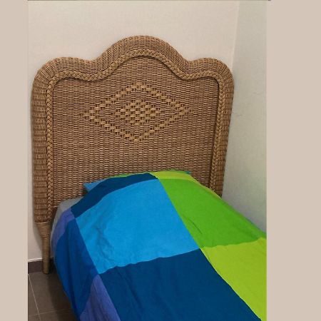 Stunning 2-Bed Apartment In Pego Luaran gambar