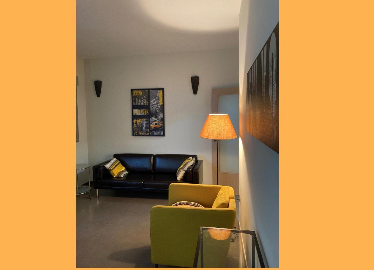 Stunning 2-Bed Apartment In Pego Luaran gambar